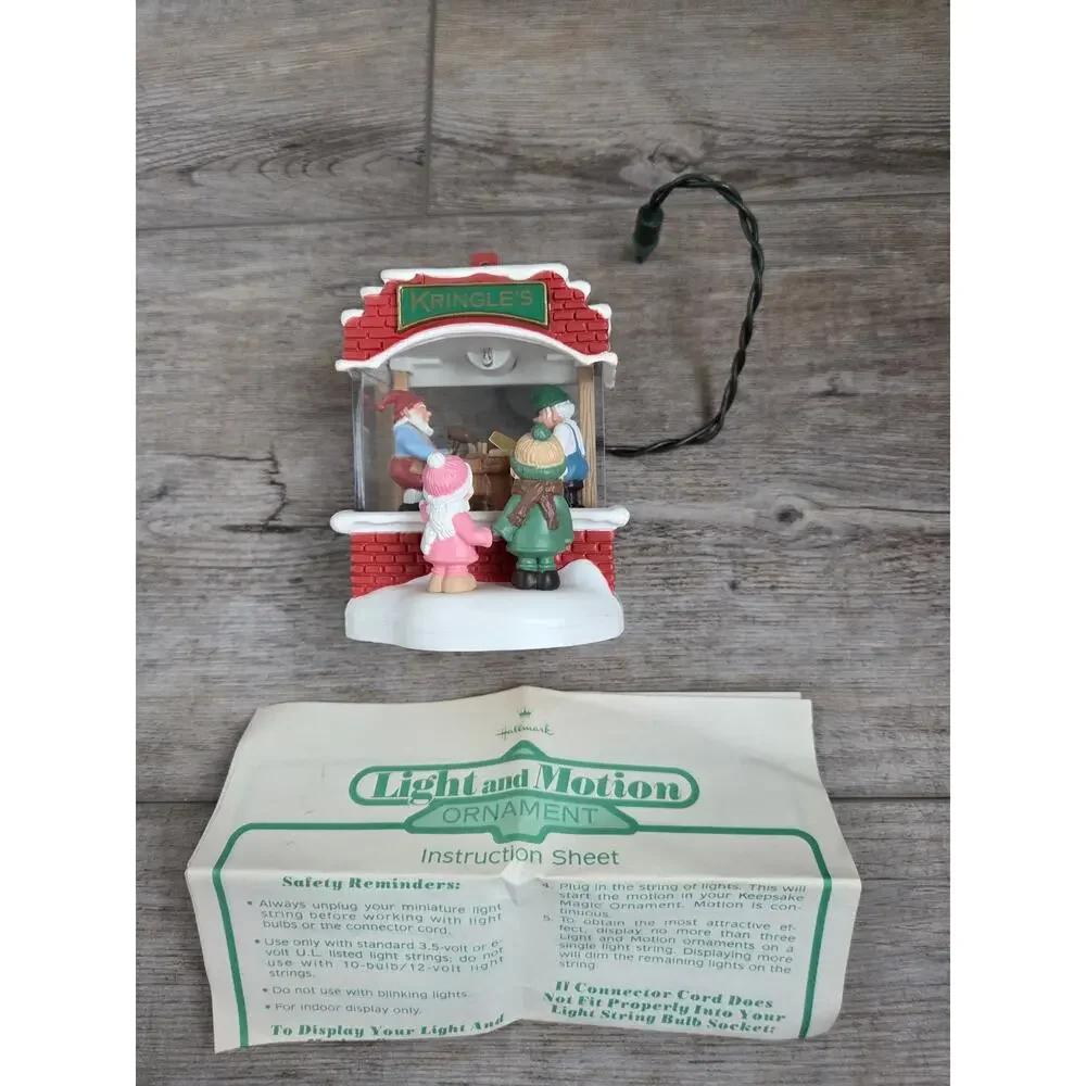 1987 Hallmark Kringle's Toy‎ Shop Light & Motion Ornament In Box - WORKS!